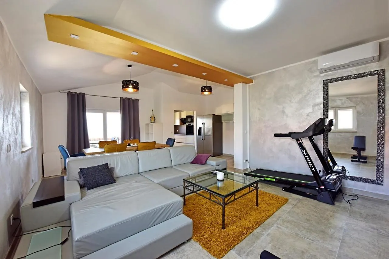 Deluxe Sea-View Apartment In Tar Tar-Vabriga