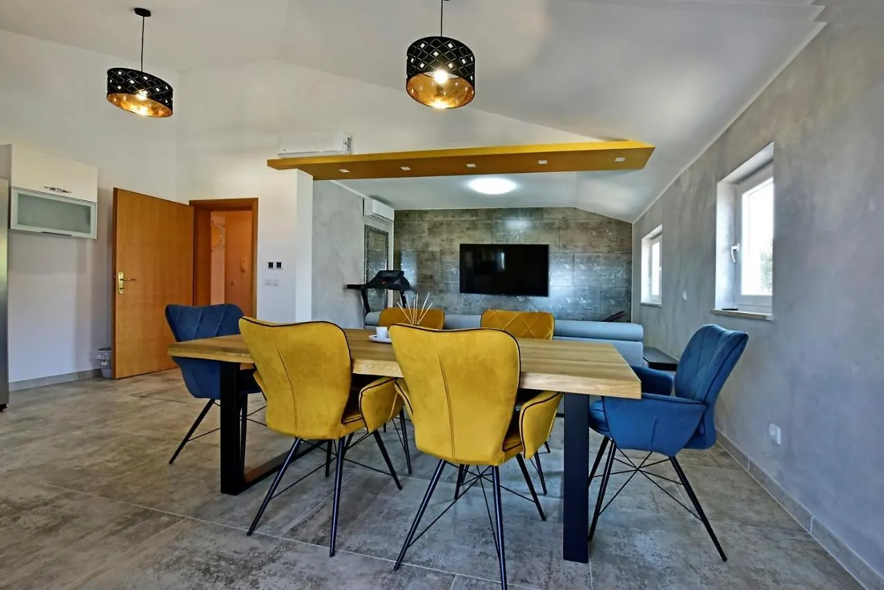 Deluxe Sea-View Apartment In Tar Tar-Vabriga