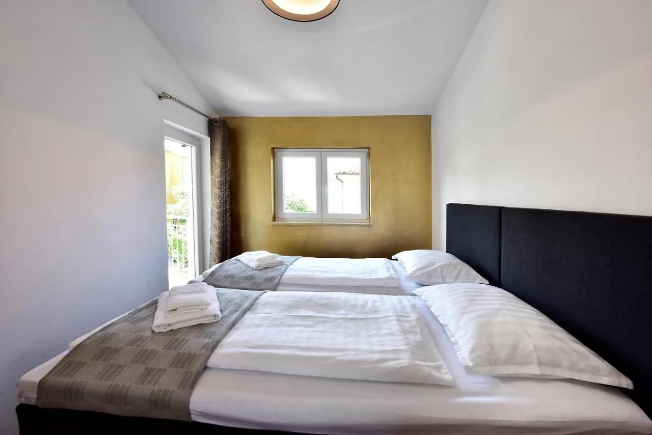 Deluxe Sea-View Apartment In Tar Tar-Vabriga