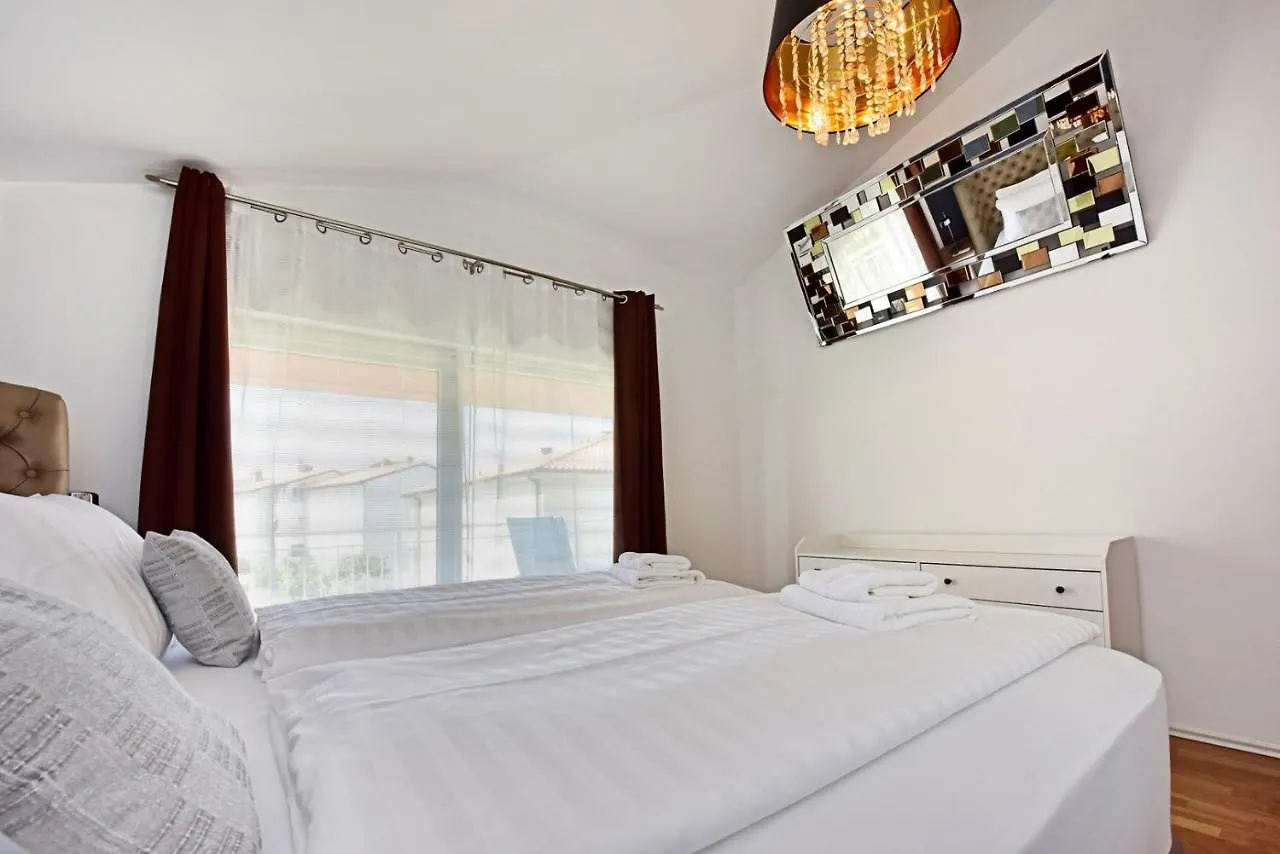 Deluxe Sea-View Apartment In Tar Тар