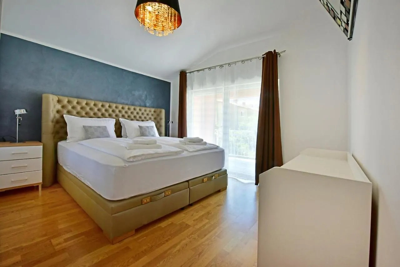 Deluxe Sea-View Apartment In Tar Тар