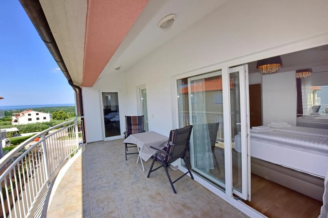Deluxe Sea-View Apartment In Tar Tar-Vabriga