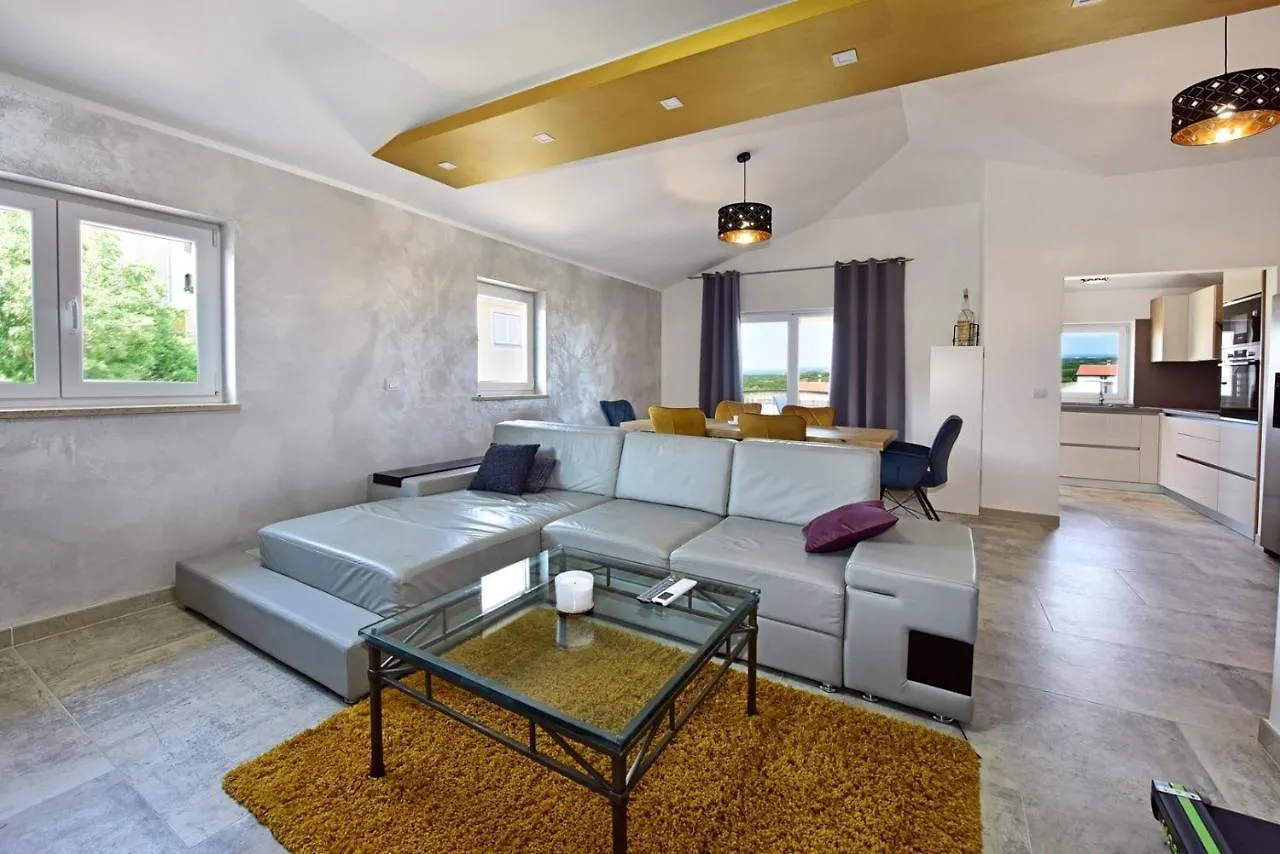 Deluxe Sea-View Apartment In Tar Тар