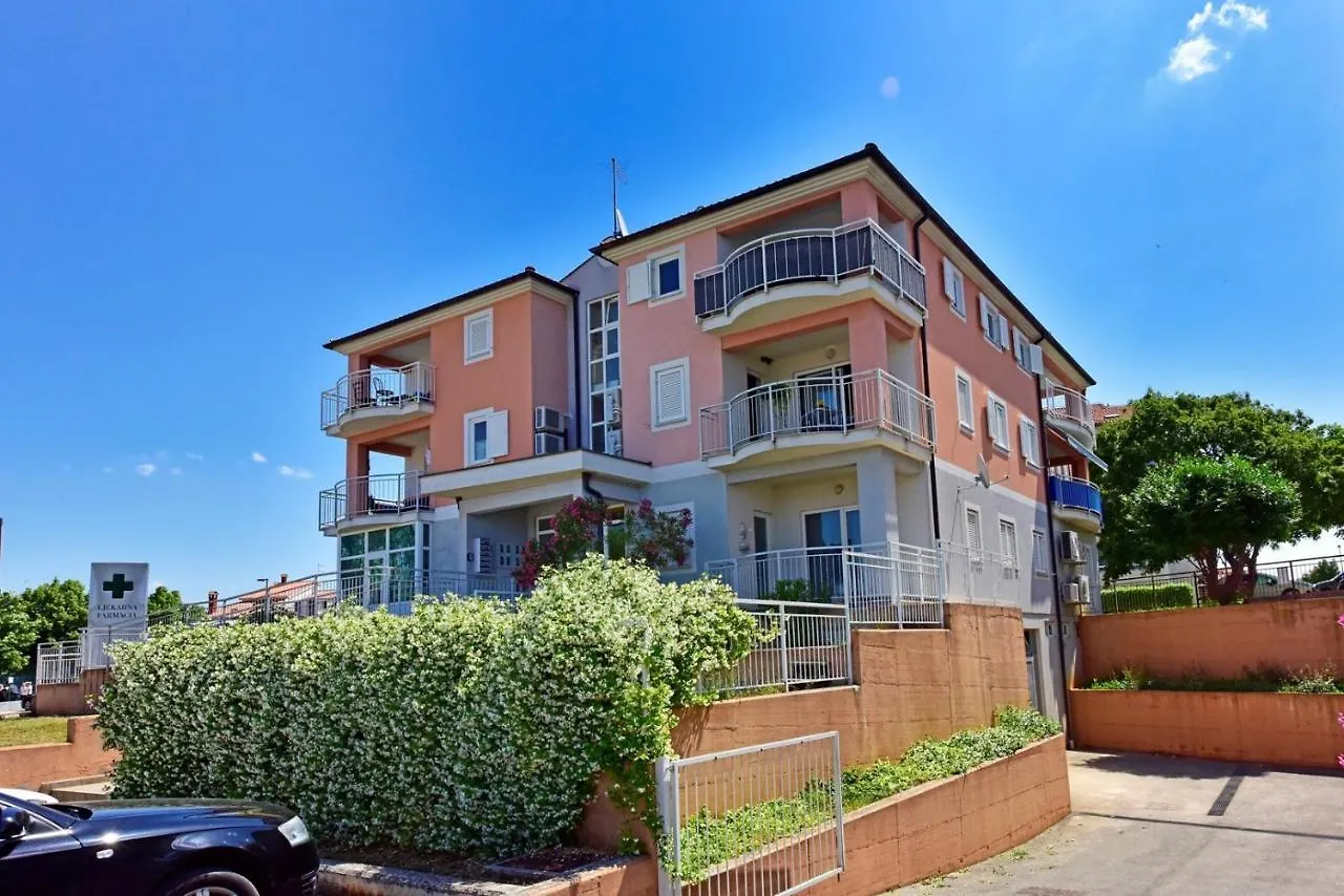 Deluxe Sea-View Apartment In Tar Tar-Vabriga Croatia
