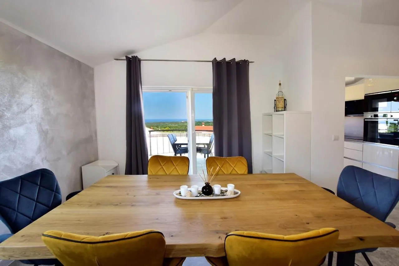 Deluxe Sea-View Apartment In Tar Тар